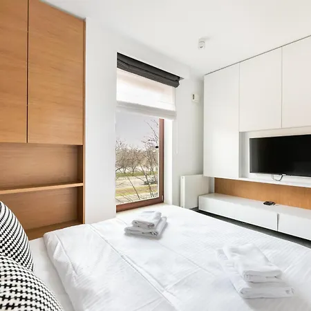 Solec Cristal By Bookinghost Warsaw